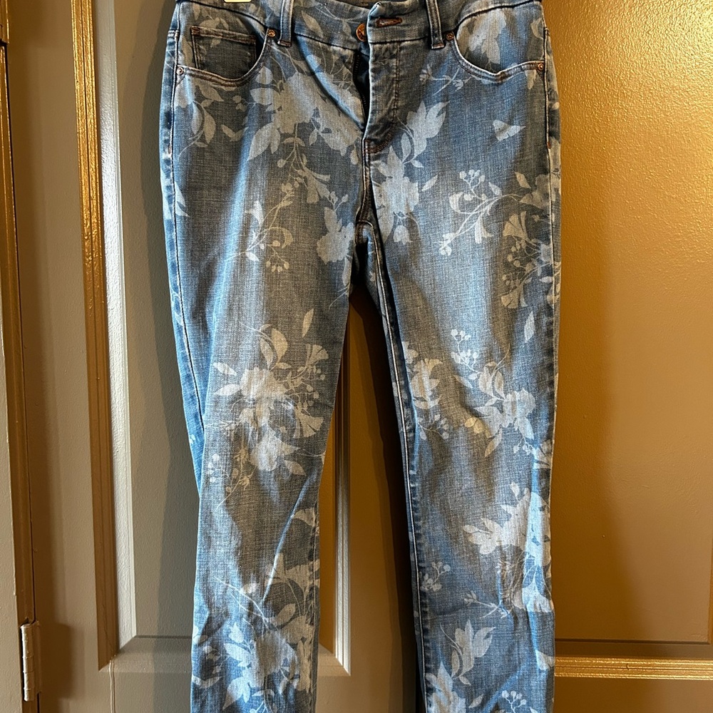 Floral printed cropped jeans
